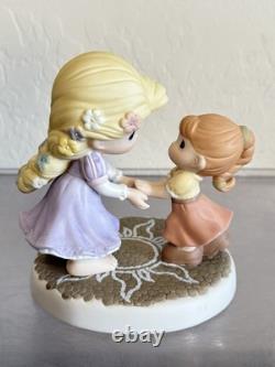 Precious Moments Disney We Go Hand-In-Hand Tangled Rapunzel 154012 Mint Cond