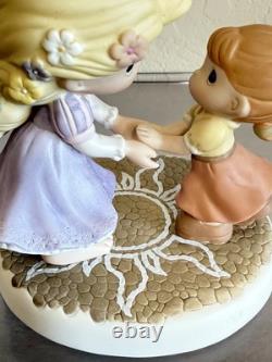Precious Moments Disney We Go Hand-In-Hand Tangled Rapunzel 154012 Mint Cond