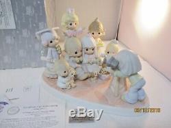 Precious Moments Enesco 2002 A Portrait Of Loving, Sharing And Caring 108543