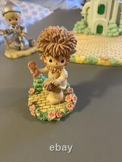 Precious Moments Enesco Wizard Of Oz, Emerald City Skyline Base, 4 Figurines