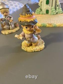 Precious Moments Enesco Wizard Of Oz, Emerald City Skyline Base, 4 Figurines
