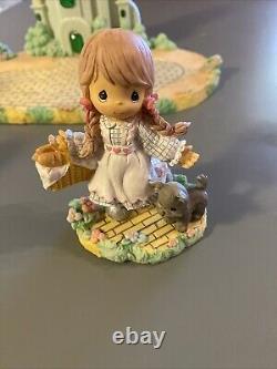 Precious Moments Enesco Wizard Of Oz, Emerald City Skyline Base, 4 Figurines
