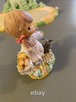 Precious Moments Enesco Wizard Of Oz, Emerald City Skyline Base, 4 Figurines
