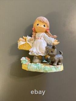 Precious Moments Enesco Wizard Of Oz, Emerald City Skyline Base, 4 Figurines