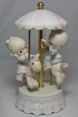 Precious Moments Figurine 139475, Love MAkes The World Go'Round withbox