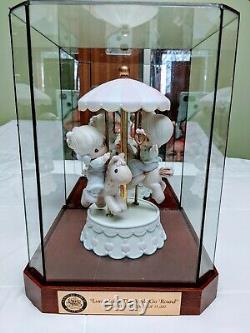 Precious Moments Figurine #139475 Love Makes The World Go'Round