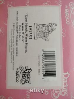 Precious Moments Figurine 191353 Warm hands, hearts, wishes Limited 2001