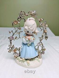 Precious Moments Figurine #261629 In God's Beautiful Garden Of Love COA