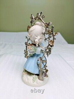 Precious Moments Figurine #261629 In God's Beautiful Garden Of Love COA