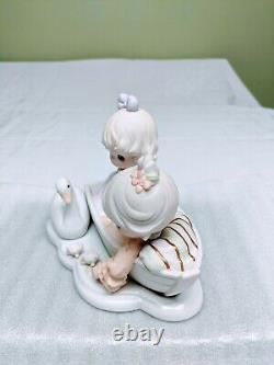 Precious Moments Figurine 456349-Sharing Our Time Is So Precious-COA/Glass Case