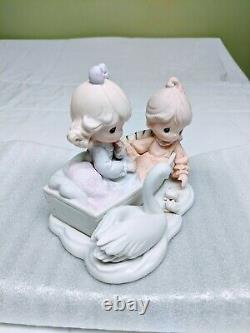 Precious Moments Figurine 456349-Sharing Our Time Is So Precious-COA/Glass Case