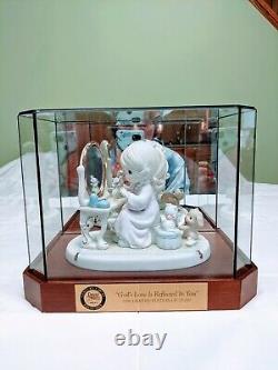 Precious Moments Figurine/Glass Case 175277 God's Love Is Reflected In You-COA