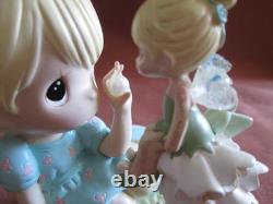 Precious Moments Figurine Our Friendship is magical Disney