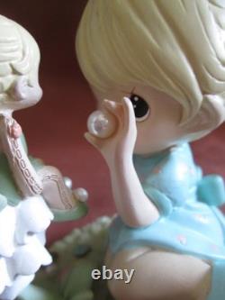Precious Moments Figurine Our Friendship is magical Disney