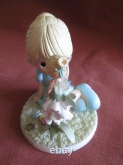 Precious Moments Figurine Our Friendship is magical Disney
