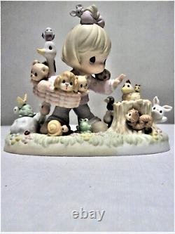 Precious Moments Figurine PM002- Collecting Friends Along The Way