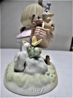 Precious Moments Figurine PM002- Collecting Friends Along The Way