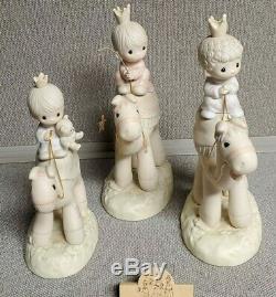 Precious Moments Figurine THEY FOLLOWED THE STAR E5624 Nativity Set