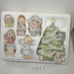 Precious Moments Figurines Wishing You An Old Fashioned Christmas Set Of 6