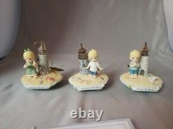Precious Moments Footprints of Faith Heirloom Classics 12 Ornaments Storage Case