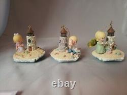 Precious Moments Footprints of Faith Heirloom Classics 12 Ornaments Storage Case
