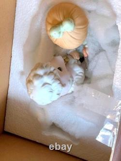 Precious Moments Girl Grooming Poodle Dog Figurine Beauty Kit Pastel Porcelain