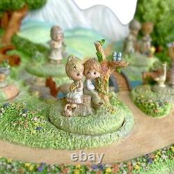 Precious Moments Goebel Fields of Friendship Diorama w Figurines 1st Ed 768-D