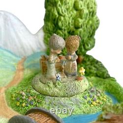 Precious Moments Goebel Fields of Friendship Diorama w Figurines 1st Ed 768-D