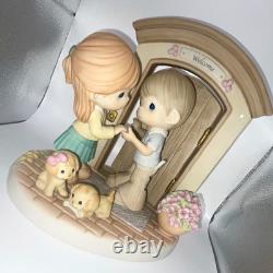 Precious Moments Hands Build A House, Hearts Build A Home Porcelain 2008