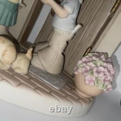 Precious Moments Hands Build A House, Hearts Build A Home Porcelain 2008