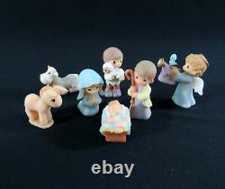 Precious Moments Hawthorne Village Resin NATIVITY SET with 21 Pieces 2007