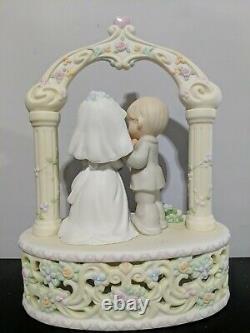 Precious Moments I Give You My Love Forever True 2000 Musical 9.5 Figurine