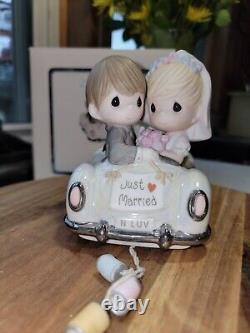 Precious Moments Just Married Figurine 103018 2010 EXCELLENT CONDITION