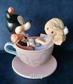 Precious Moments LE 1000 Disney Theme Park Exclusive 790016D Girl Minnie Mouse