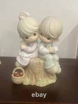 Precious Moments LOVE ONE ANOTHER 9 Inches 940 Of 1500