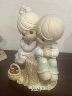 Precious Moments LOVE ONE ANOTHER 9 Inches 940 Of 1500