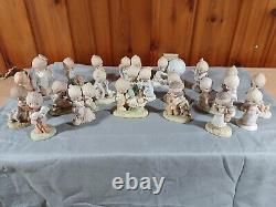 Precious Moments Lot Of 21 Figurines, Vintage 20 Of The 21 Original