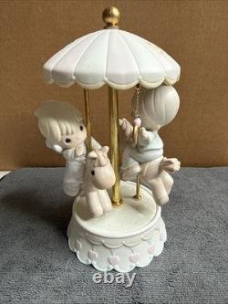 Precious Moments Love Makes The World Go Round Ltd Ed. 139475 Signed 2X