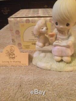 Precious Moments Loving Is Sharing Boy 1979 figurine Signed Jonathan & David H1