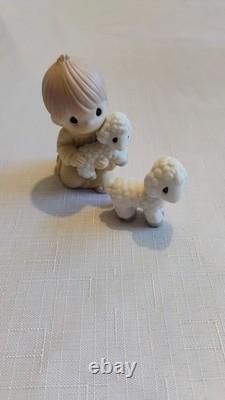 Precious Moments Mini Nativity 11-Piece Porcelain Figurine Set with Stable Precious Moments Mini Nativity 11-Piece Porcelain Figurine Set with Stable