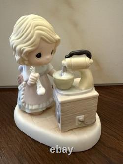 Precious Moments Mixing Up A Bright Tomorrow Rare Limited Edition #4004740