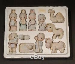 Precious Moments Nativity 11 Pc set excellent condition