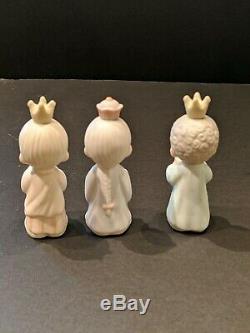 Precious Moments Nativity 11 Pc set excellent condition