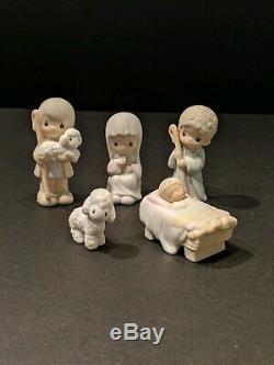 Precious Moments Nativity 11 Pc set excellent condition