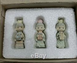 Precious Moments Nativity Base with Pewter Mini Figure Lot