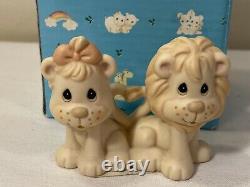 Precious Moments-Noah's Ark-2X2 LIONS VERY RARE! Retired 2005 Star & Signed