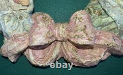 Precious Moments Rare Trio of Angels Wreath with Holiday Pink Bow Tie Enesco 11