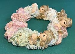 Precious Moments Rare Trio of Angels Wreath with Holiday Pink Bow Tie Enesco 11