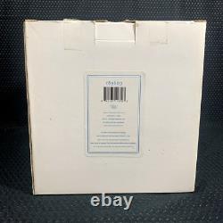 Precious Moments SINGAPORE POST EXCLUSIVE Singapore's Postal Service 189609 NEW