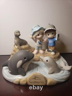 Precious Moments SeaWorld SIGNED Sea A World Of Wonder Figurine #239501